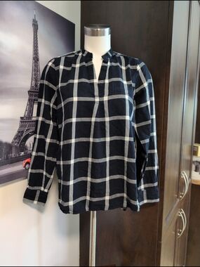 Old Navy Navy and White Plaid Long-Sleeve Blouse